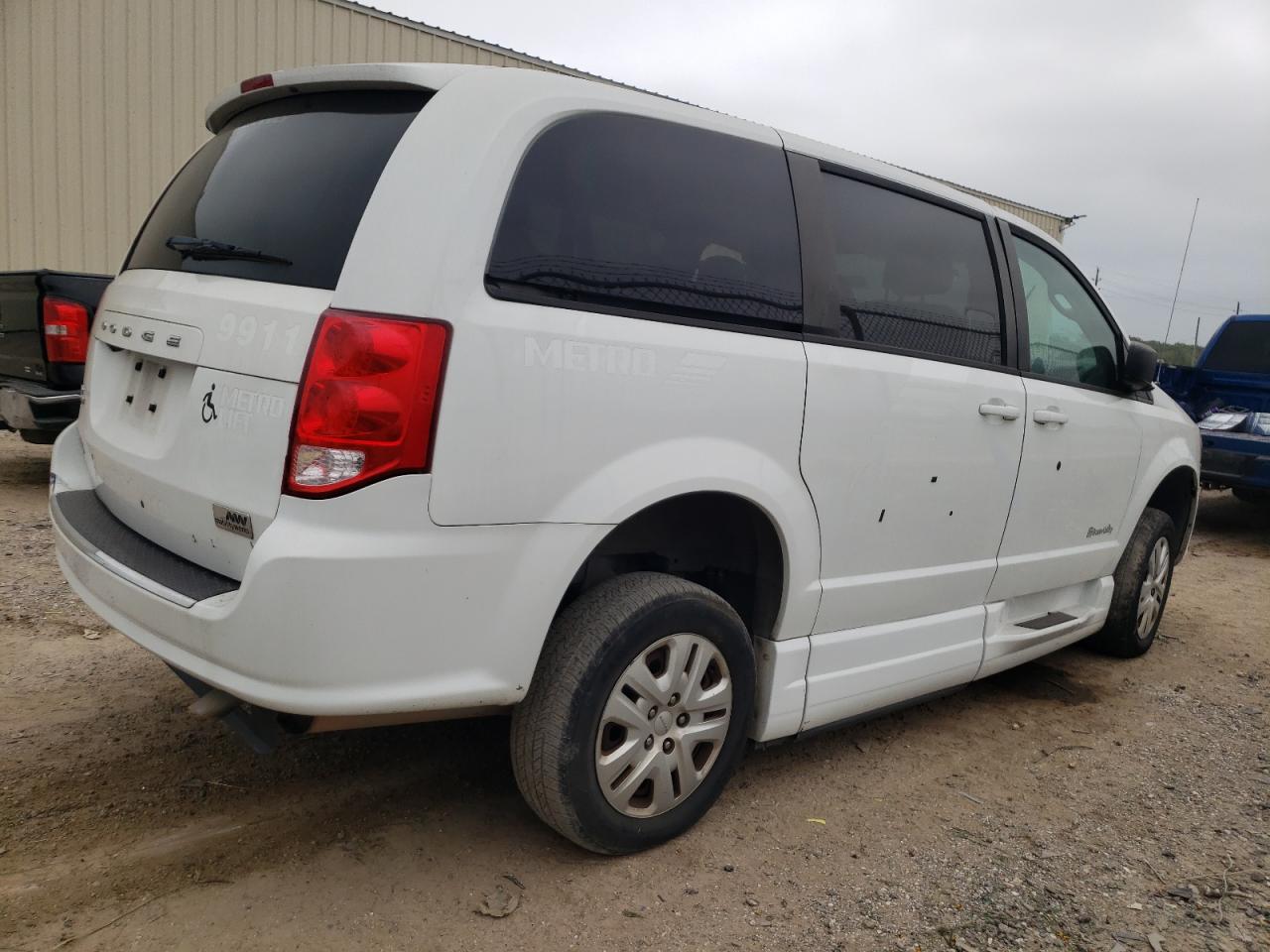 2C4RDGBG5JR135125 2018 Dodge Grand Caravan Se