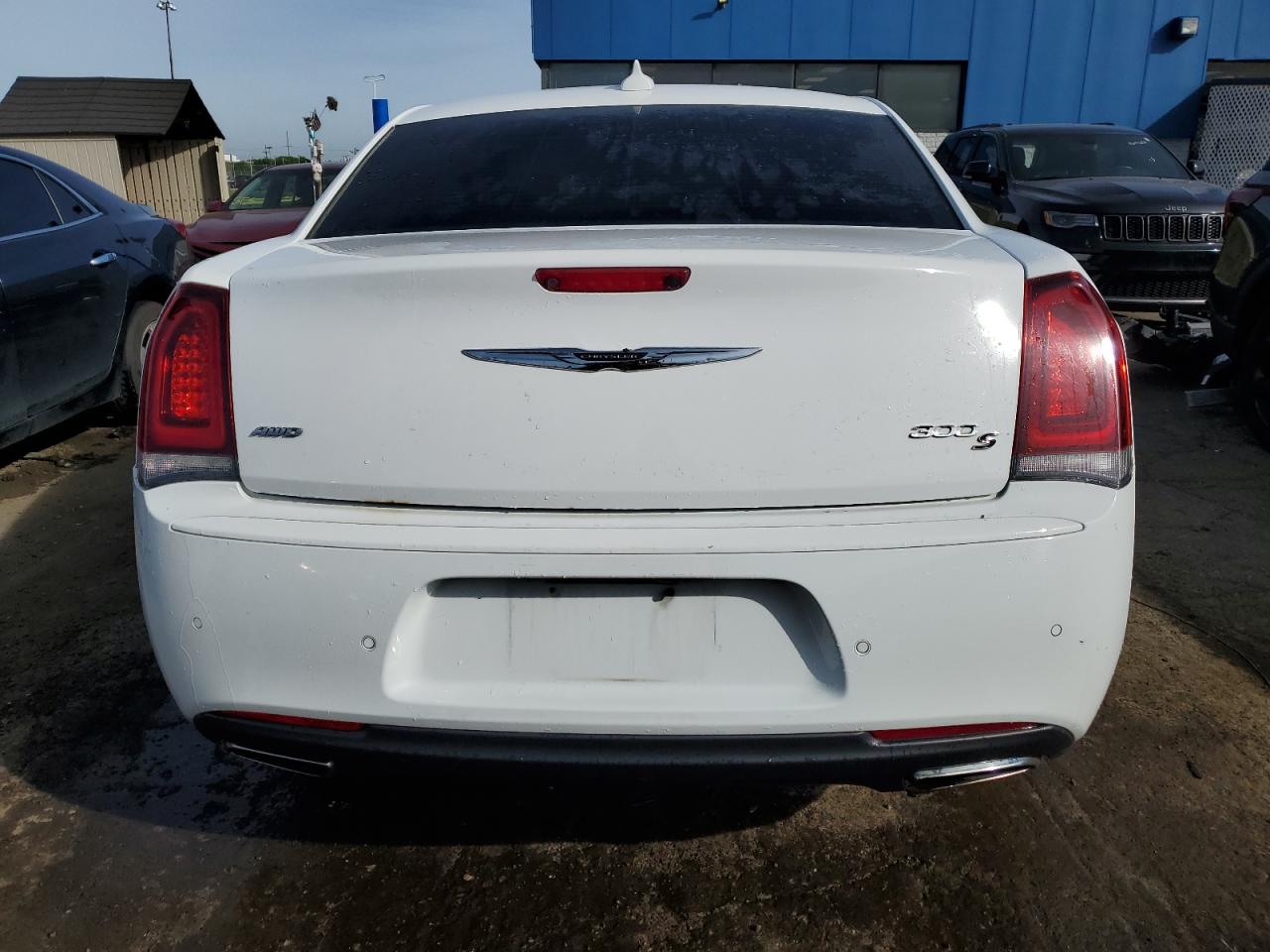 2C3CCAGG1JH141562 2018 Chrysler 300 S