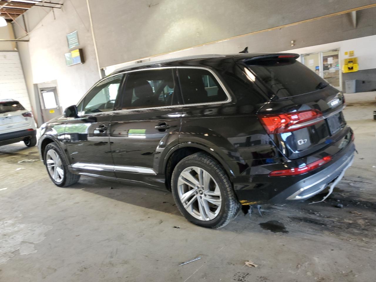 WA1AXAF70MD038282 2021 Audi Q7 Premium