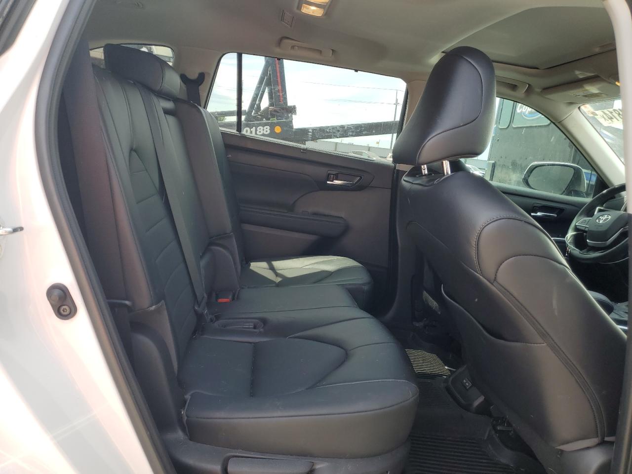 5TDHBRCH1NS539900 2022 Toyota Highlander Hybrid Xle