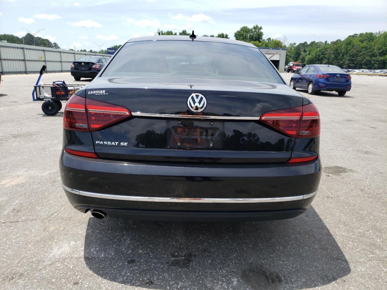 1VWGT7A33HC049286 2017 Volkswagen Passat Se