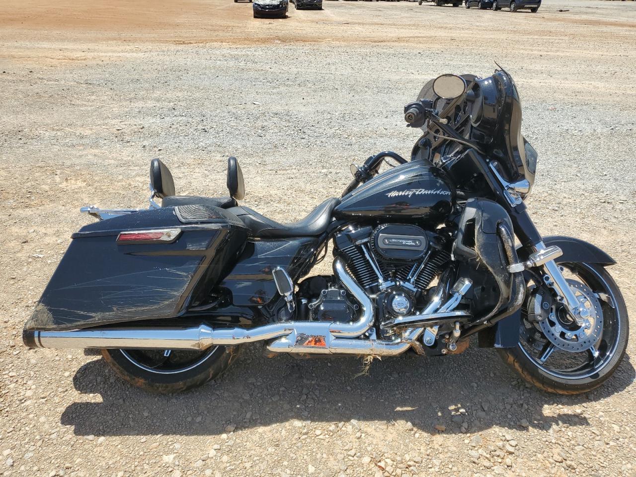 1HD1PXF18HB952915 HARLEY-DAVIDSON FLHXSE CVO 2017