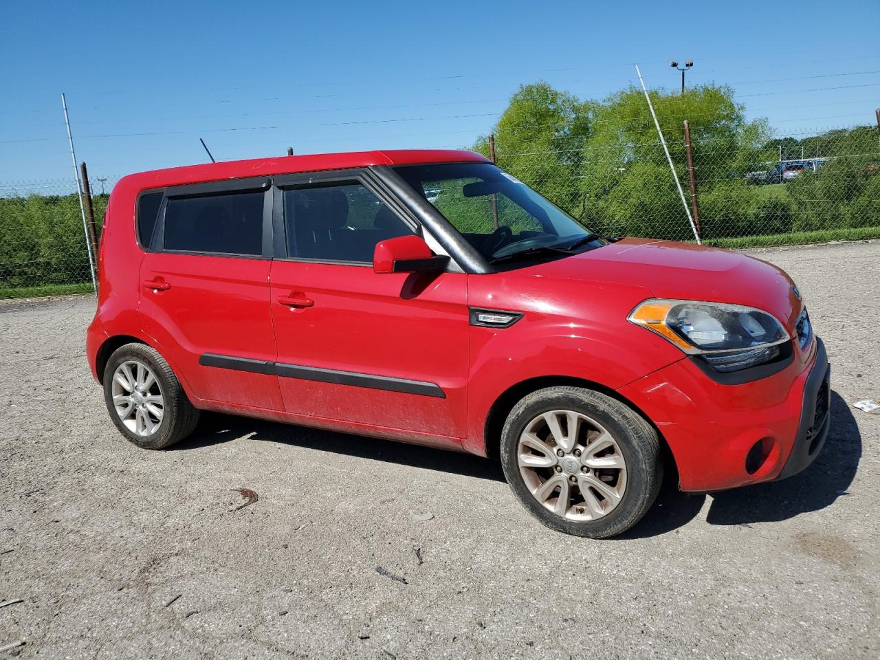 2013 Kia Soul vin: KNDJT2A5XD7613225