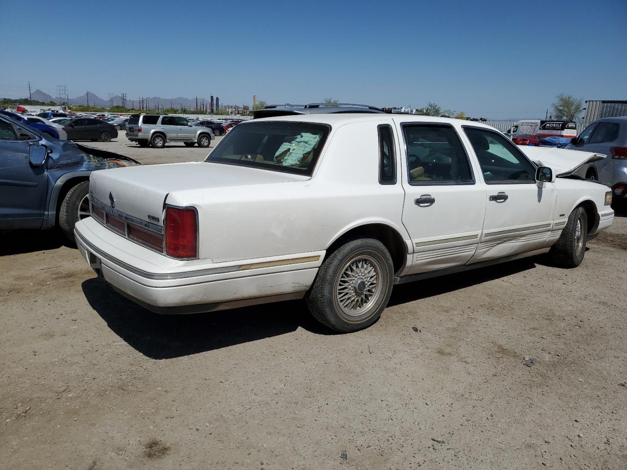 1LNLM82W1SY639165 1995 Lincoln Town Car Signature