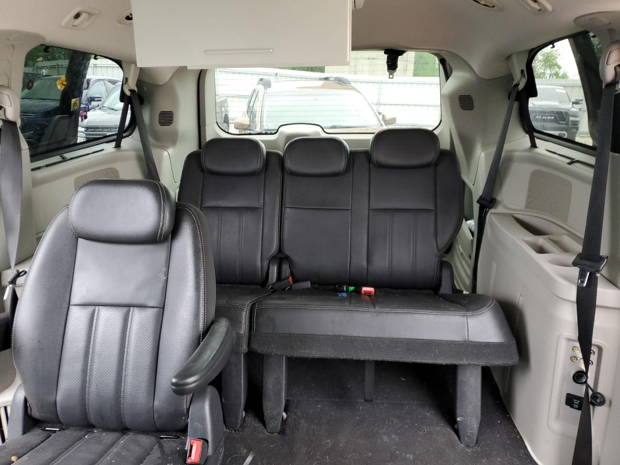 2A4RR5D10AR298807 2010 Chrysler Town & Country Touring