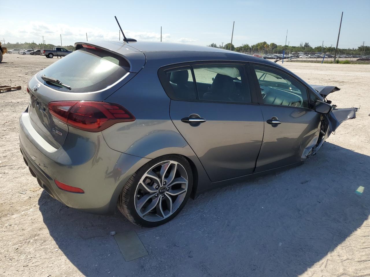 2016 Kia Forte Sx vin: KNAFZ5A31G5587891