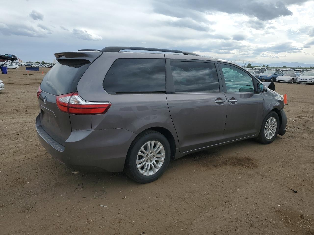 5TDYK3DC8GS711245 2016 Toyota Sienna Xle