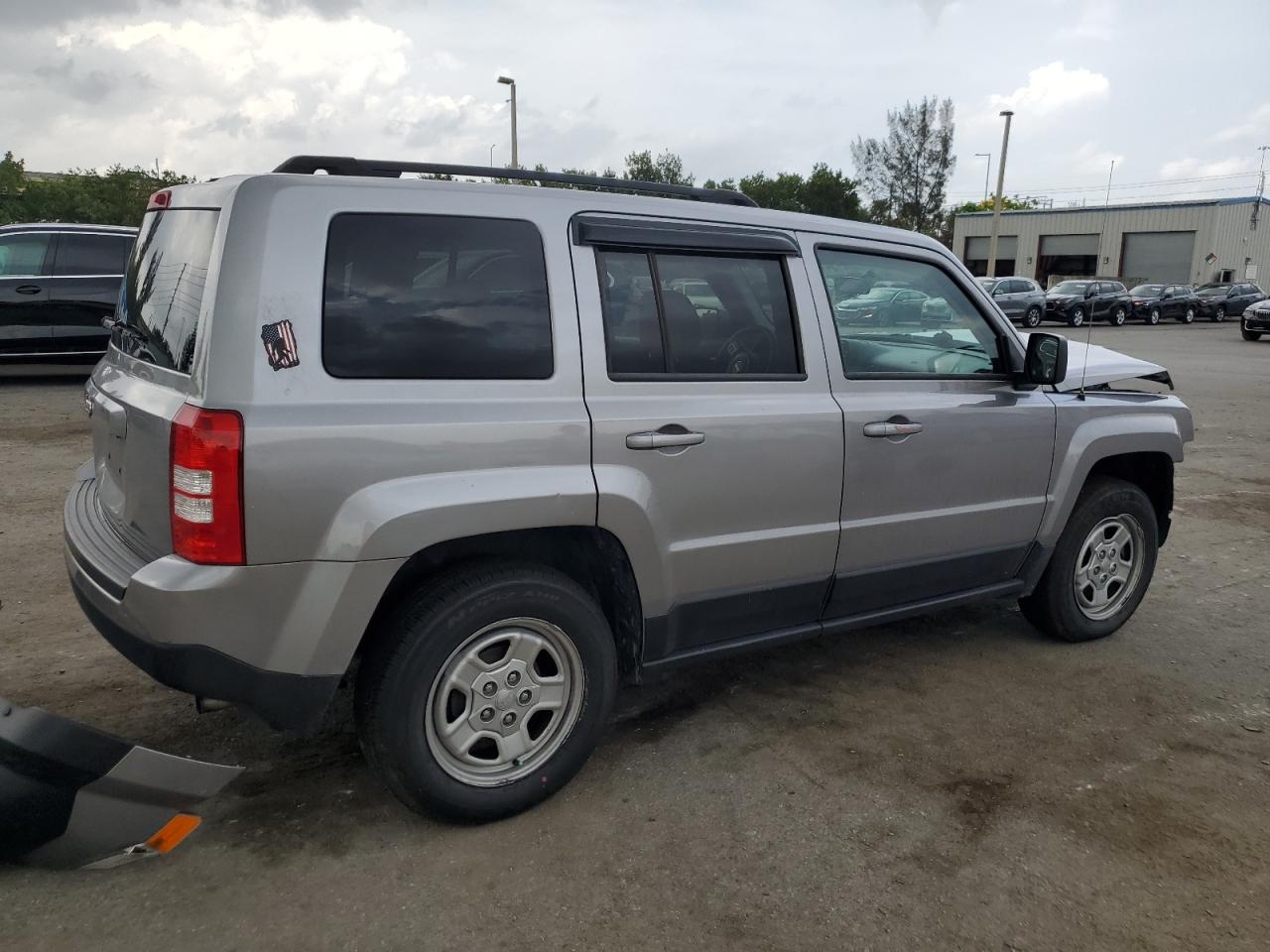 1C4NJPBB1FD431068 2015 Jeep Patriot Sport