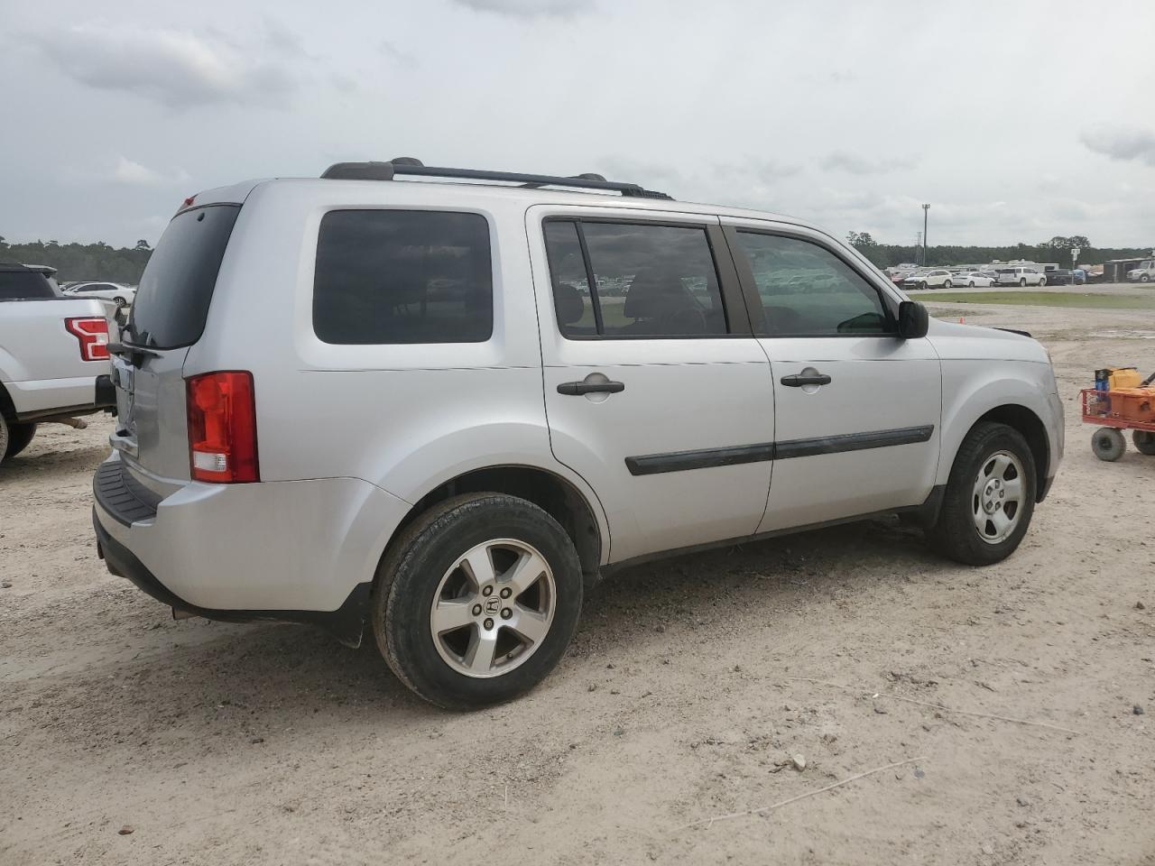 5FNYF3H29FB034991 2015 Honda Pilot Lx