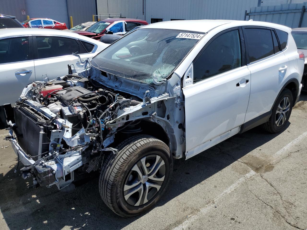 2T3ZFREVXJW512778 2018 Toyota Rav4 Le