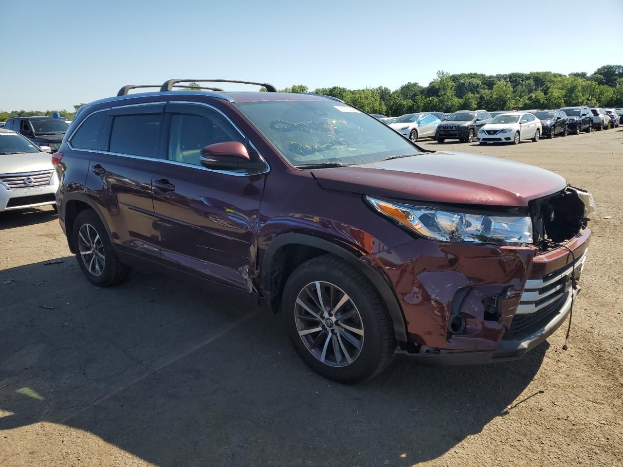 5TDJZRFH4JS846626 2018 Toyota Highlander Se