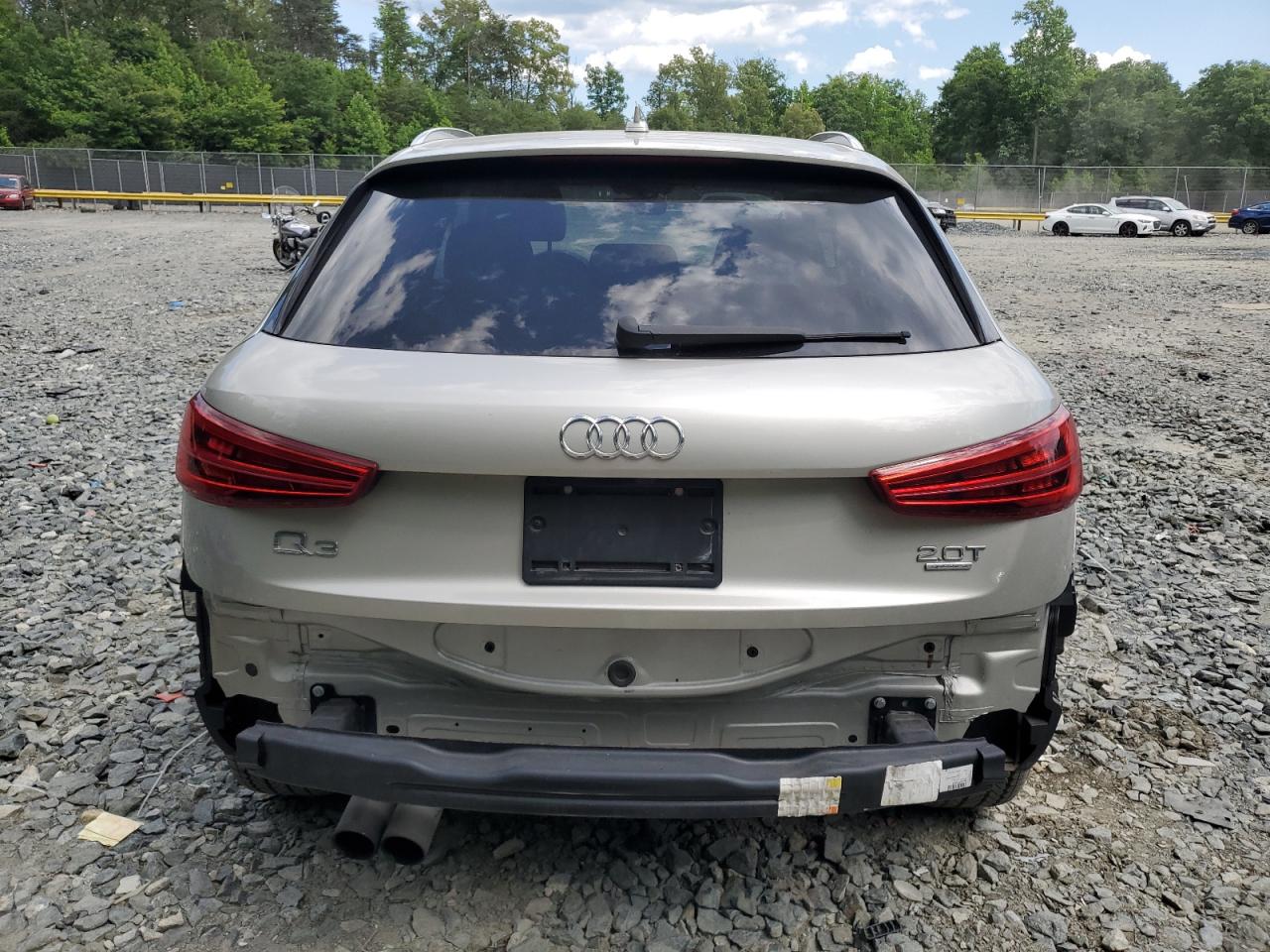 WA1ECCFS7JR002455 2018 Audi Q3 Premium