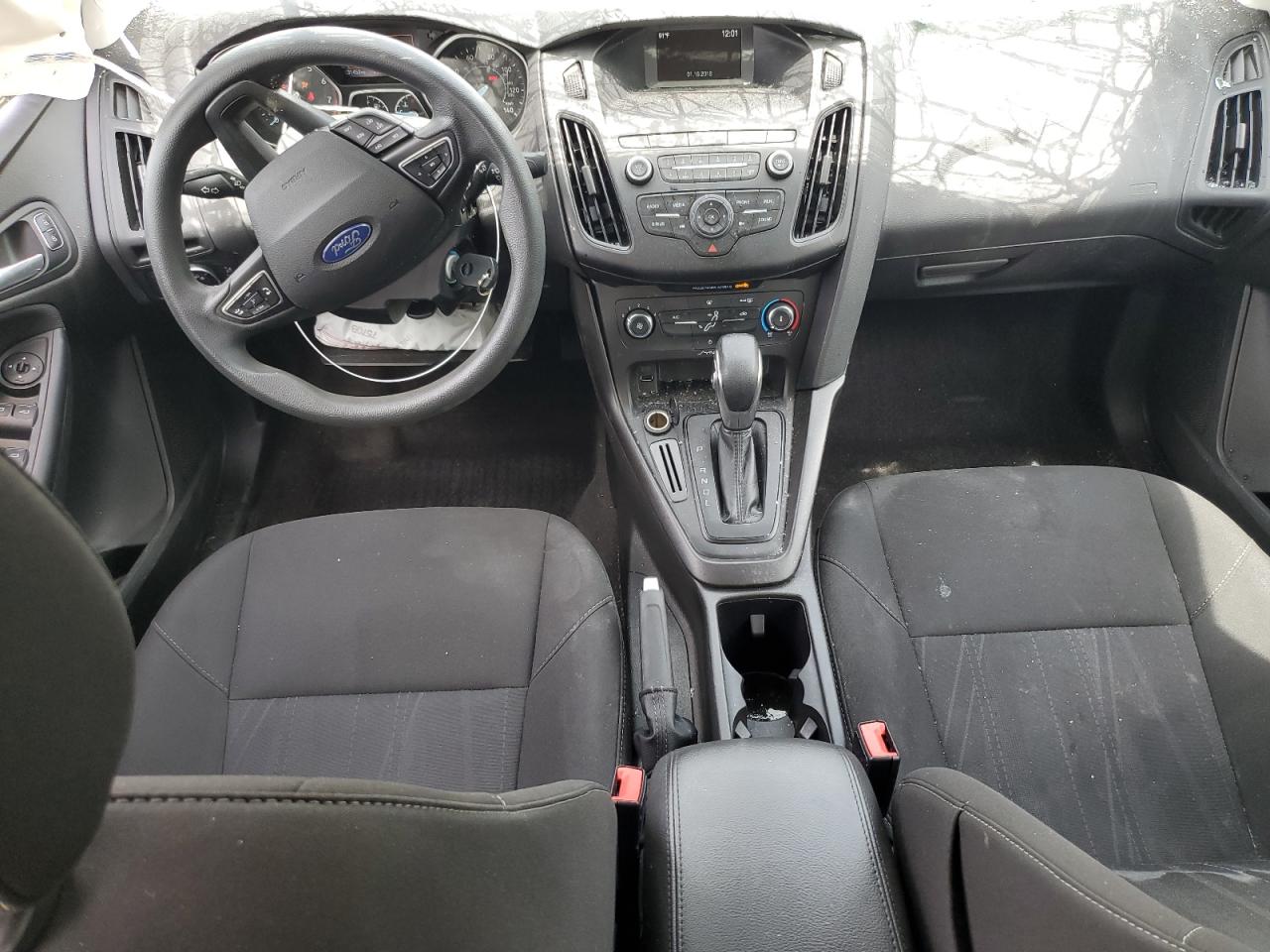 1FADP3F23JL265069 2018 Ford Focus Se