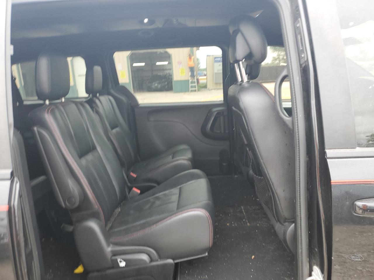 2C4RDGEGXGR370835 2016 Dodge Grand Caravan R/T