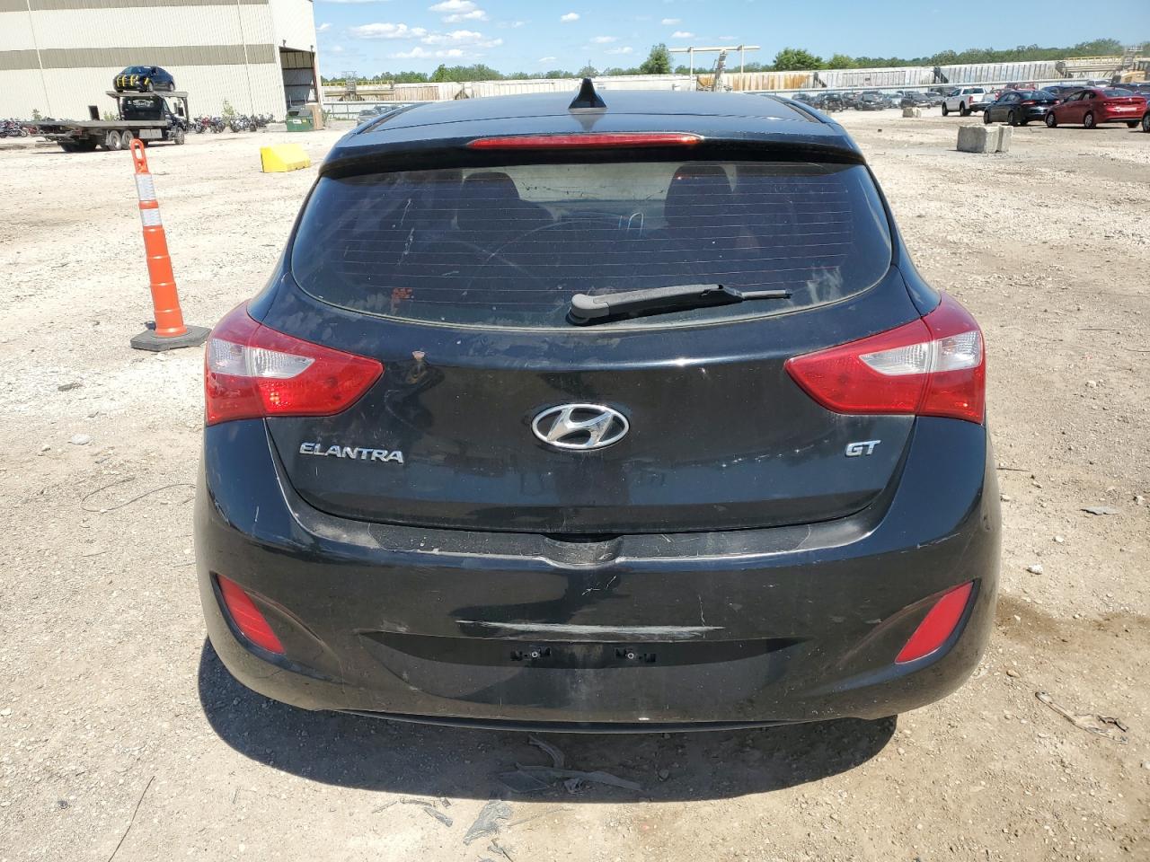 2013 Hyundai Elantra Gt vin: KMHD35LE6DU028408