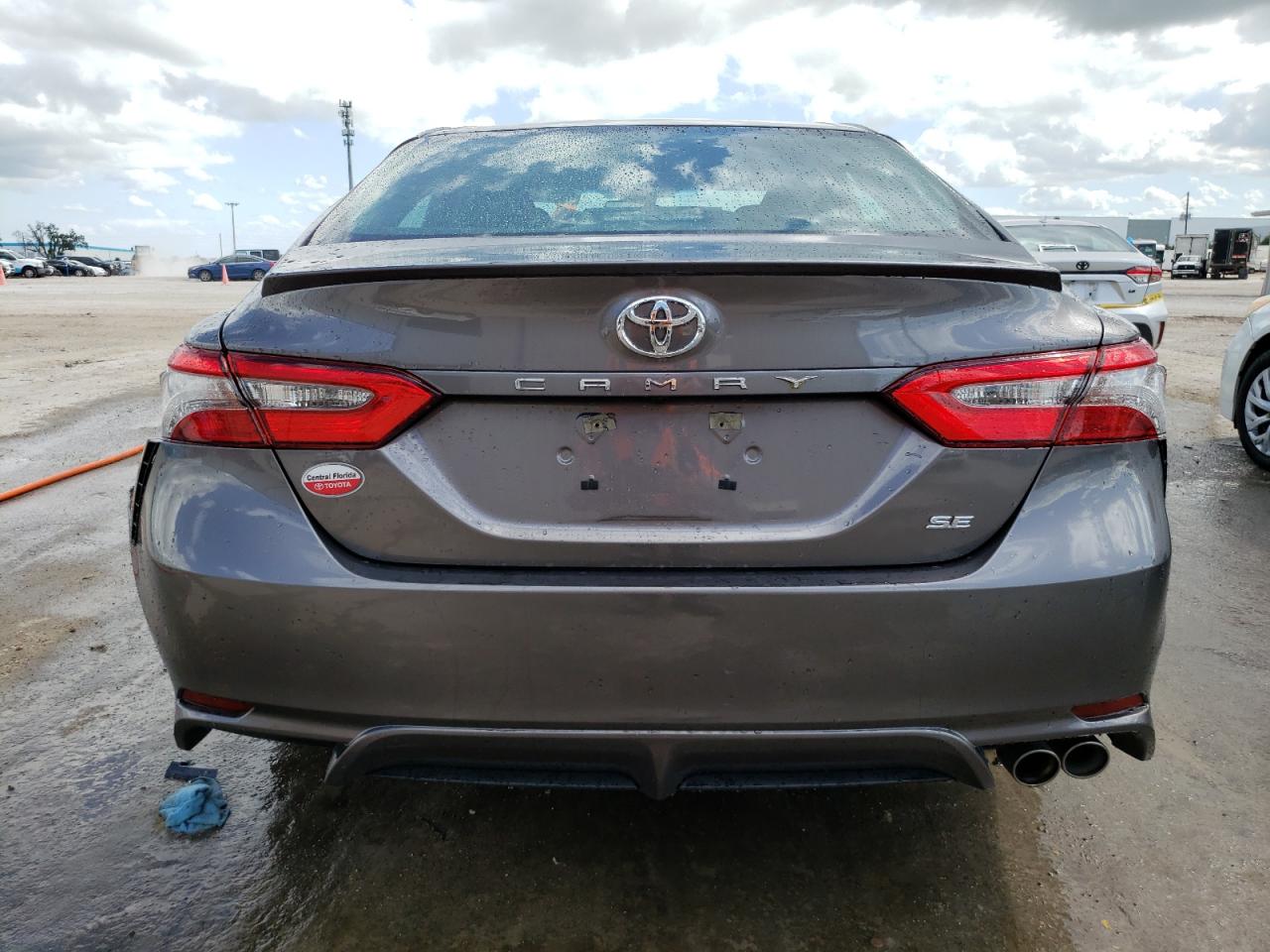 4T1B11HK4JU617344 2018 Toyota Camry L