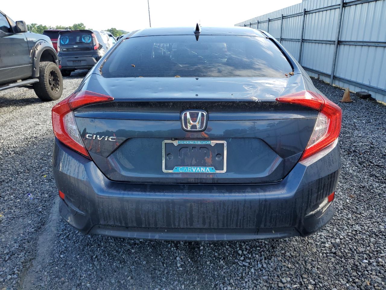 2018 Honda Civic Ex vin: 19XFC2F77JE015718