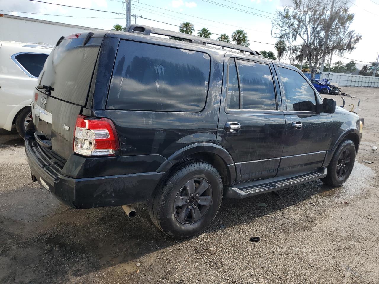 1FMJU1F57AEA43154 2010 Ford Expedition Xlt