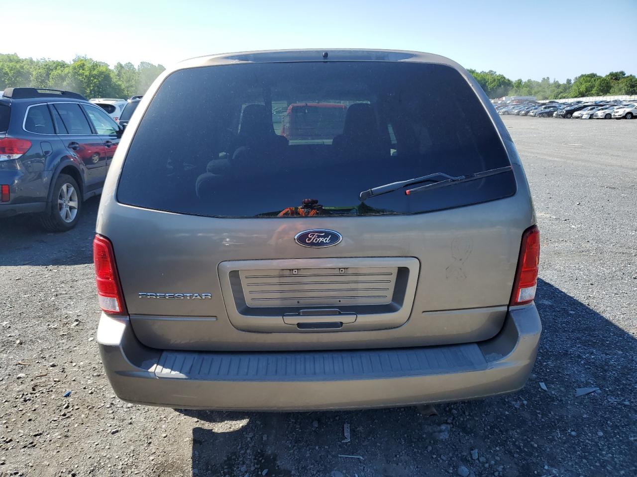 2FMZA50625BA45965 2005 Ford Freestar S