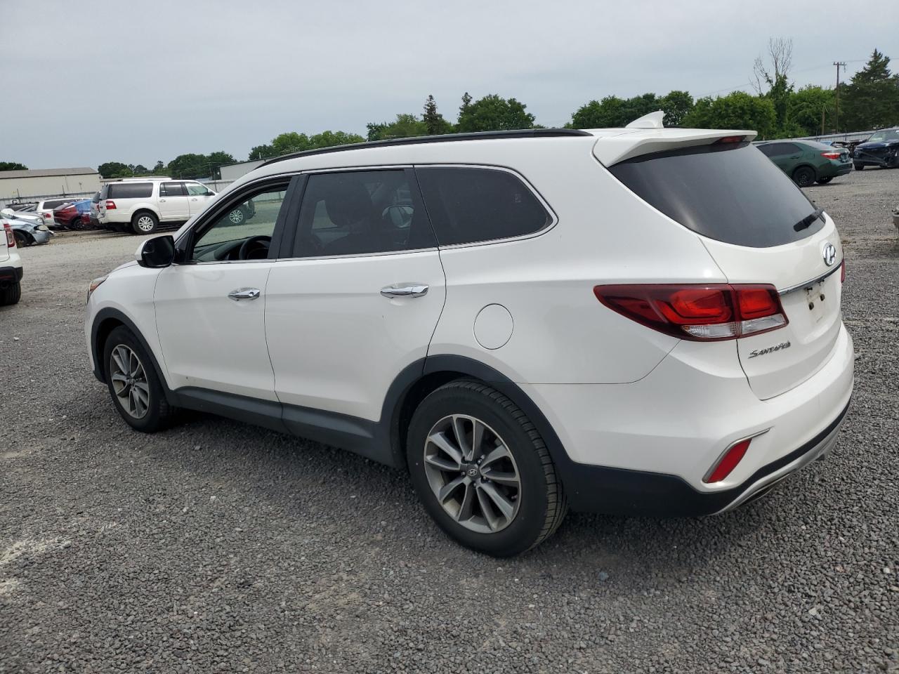 KM8SMDHF9HU181189 2017 Hyundai Santa Fe Se