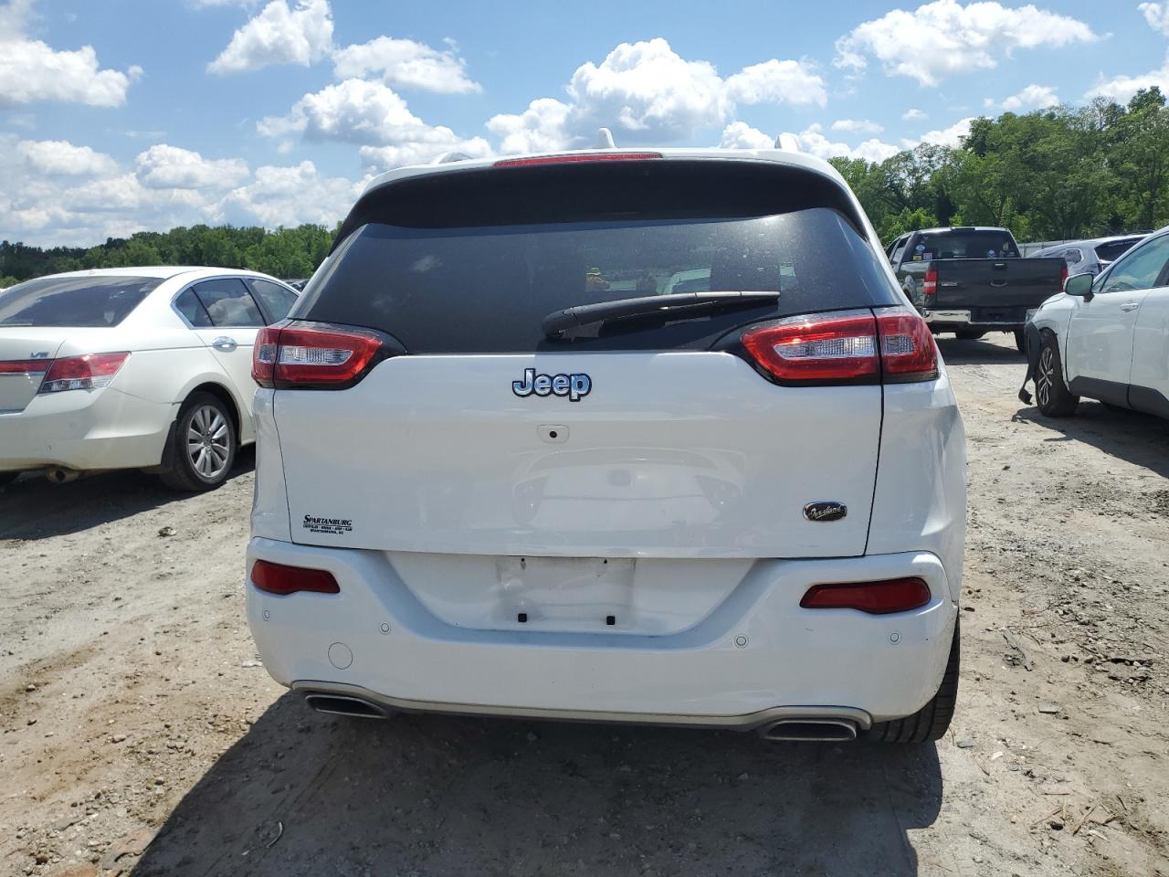 1C4PJLJS6HW613584 2017 Jeep Cherokee Overland