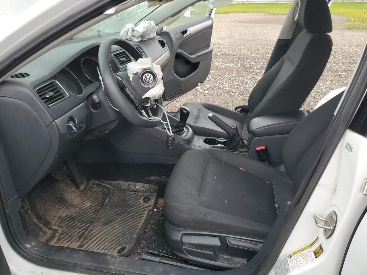 3VWD67AJ9GM330725 2016 Volkswagen Jetta Se