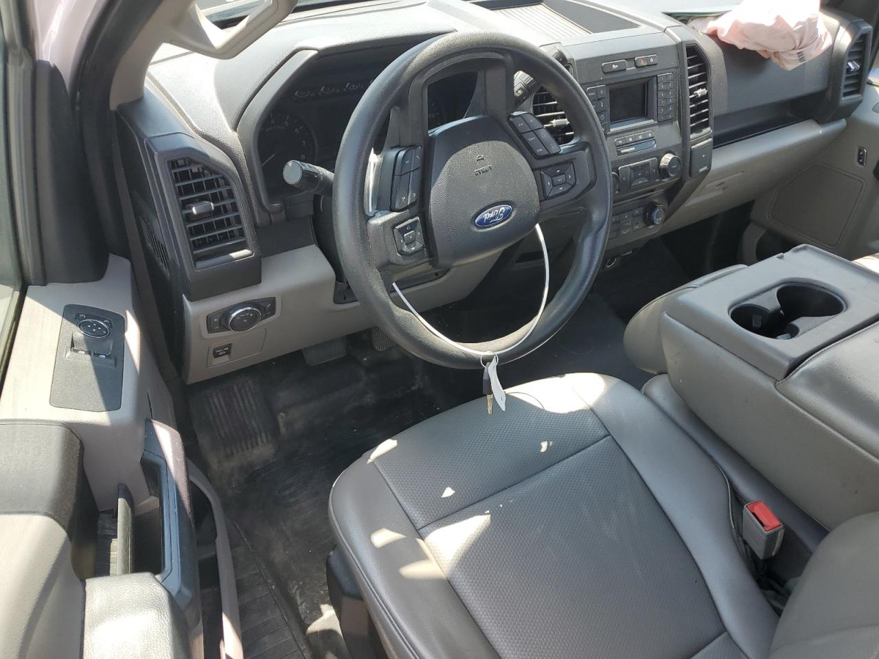 1FTMF1CBXJFD18323 2018 Ford F150