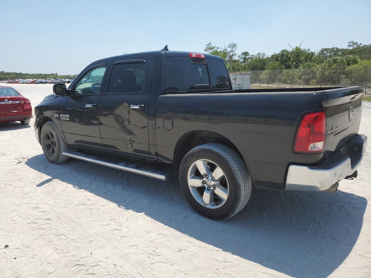 1C6RR6LT7FS754913 2015 Ram 1500 Slt