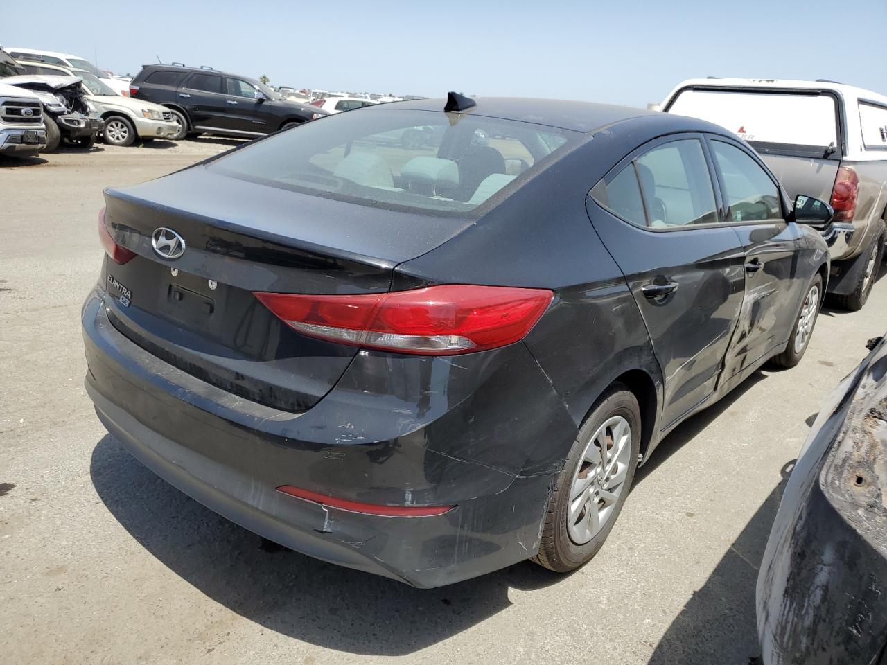 5NPD74LF2HH093591 2017 Hyundai Elantra Se