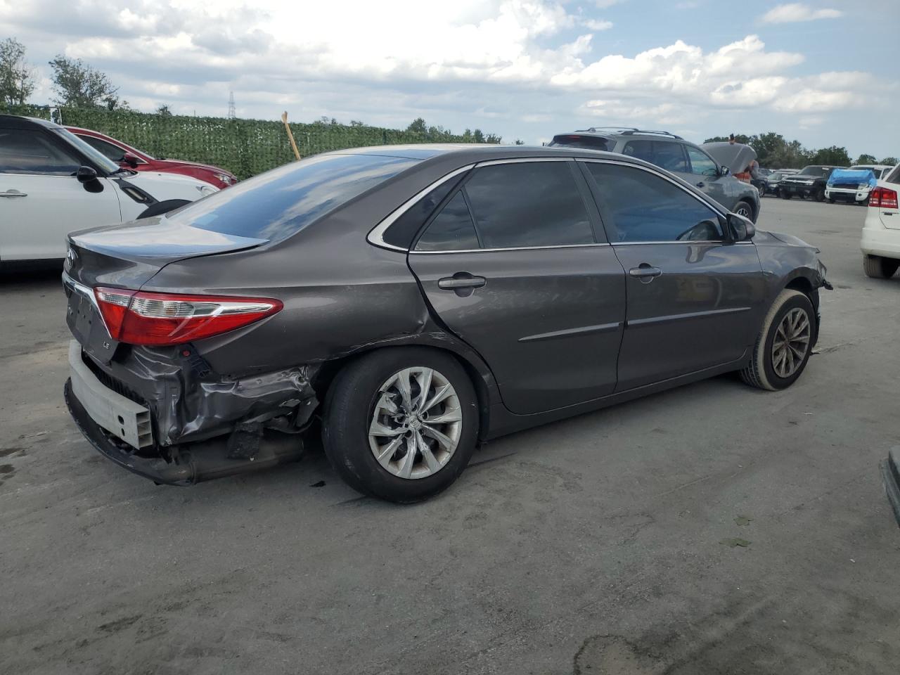 4T1BF1FK9FU952756 2015 Toyota Camry Le