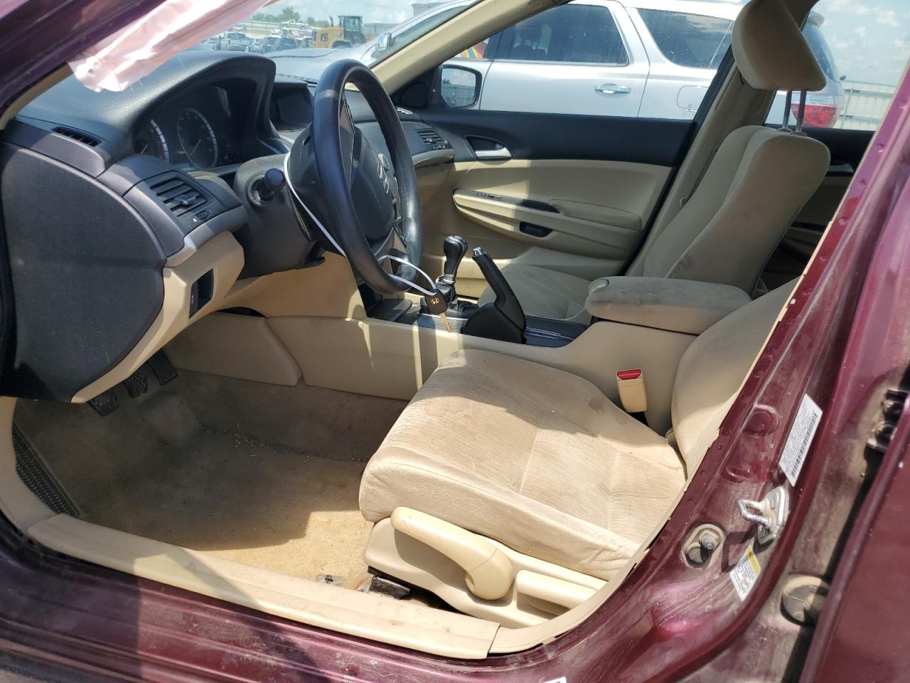 1HGCP2E37BA086106 2011 Honda Accord Lx