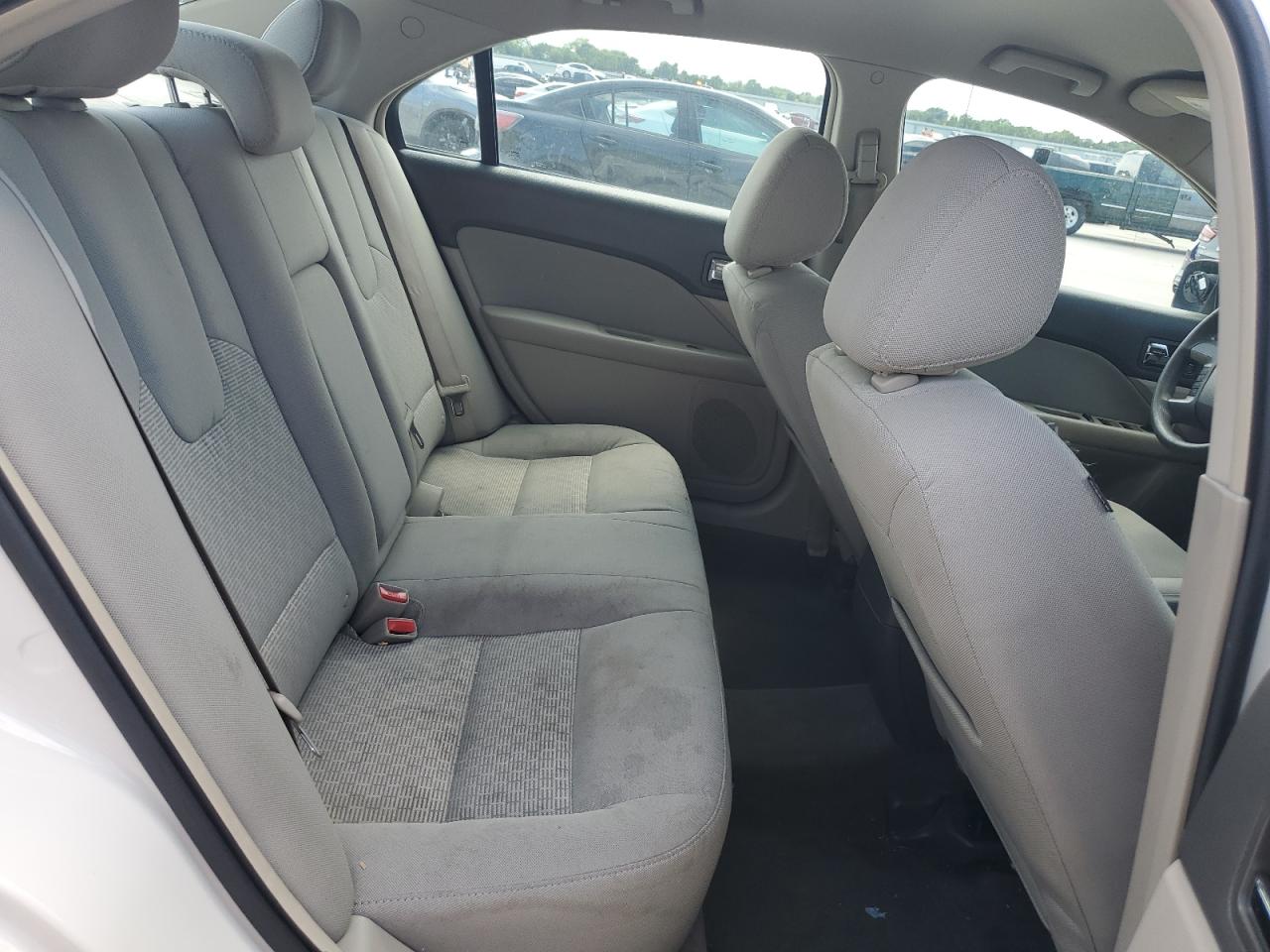 3FAHP0HA3BR103272 2011 Ford Fusion Se