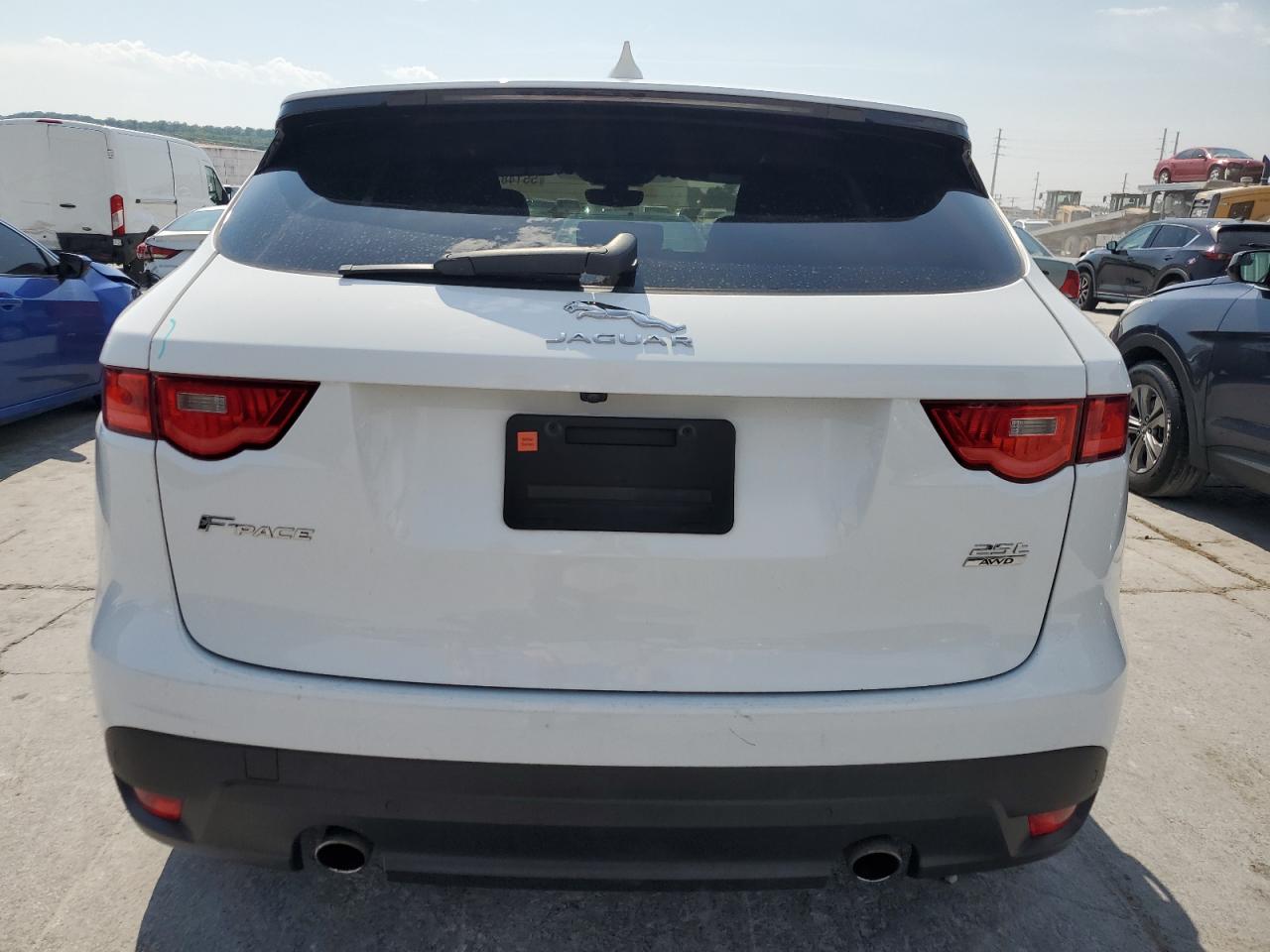 SADCJ2FX4KA605859 2019 Jaguar F-Pace Premium