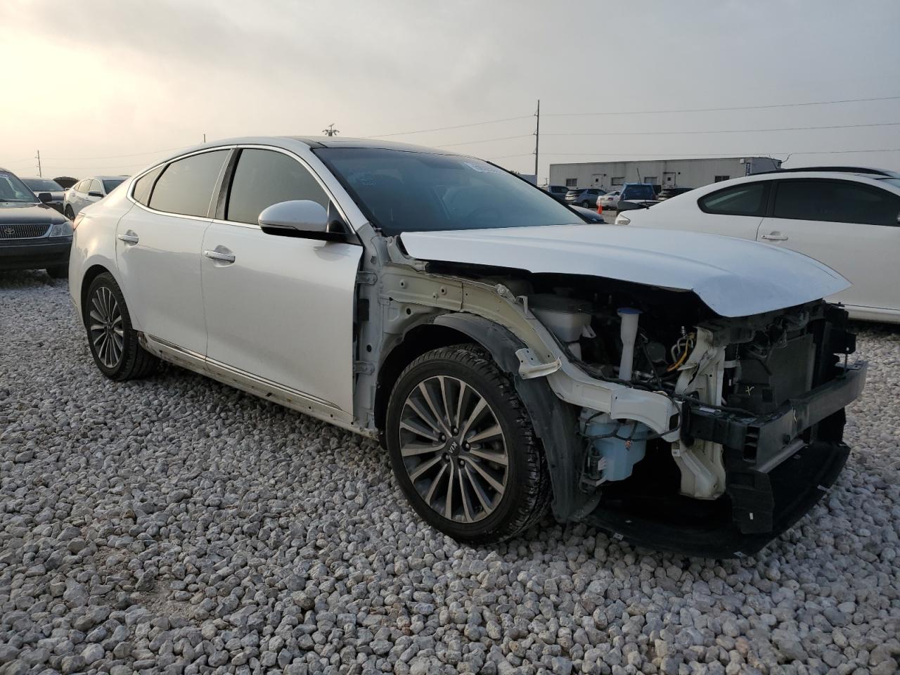 KNALC4J13H5043021 2017 Kia Cadenza Premium