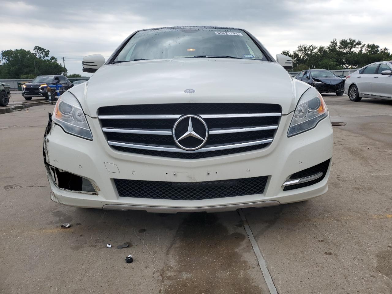 4JGCB5HE8CA137556 2012 Mercedes-Benz R 350 4Matic