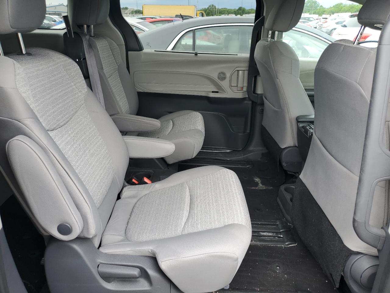 5TDKRKEC4MS048763 2021 Toyota Sienna Le