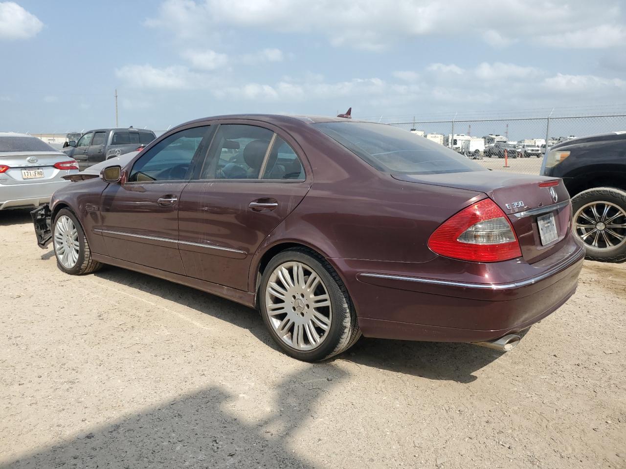 WDBUF56X27B166129 2007 Mercedes-Benz E 350