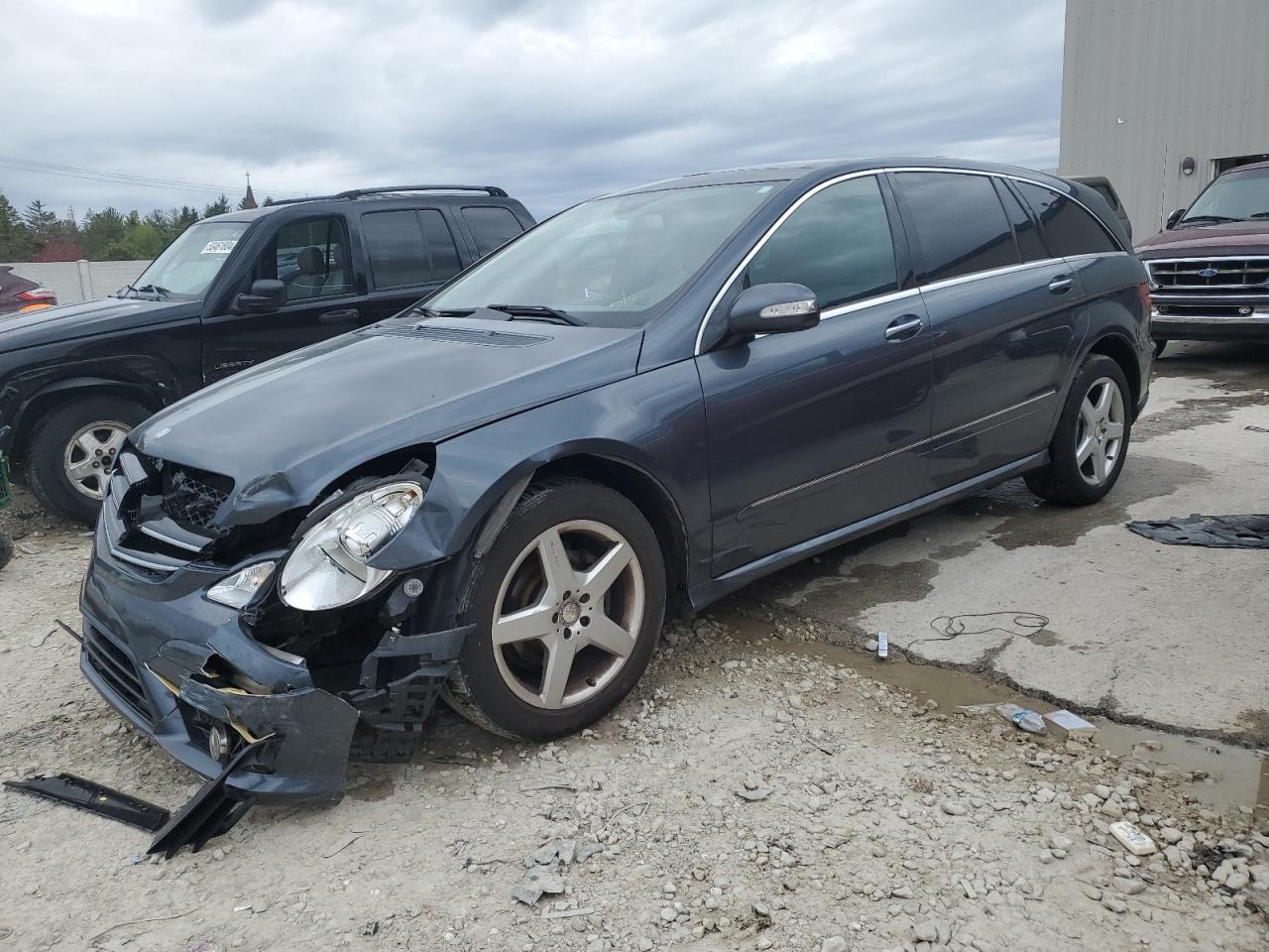 4JGCB6FE9AA107911 2010 Mercedes-Benz R 350 4Matic