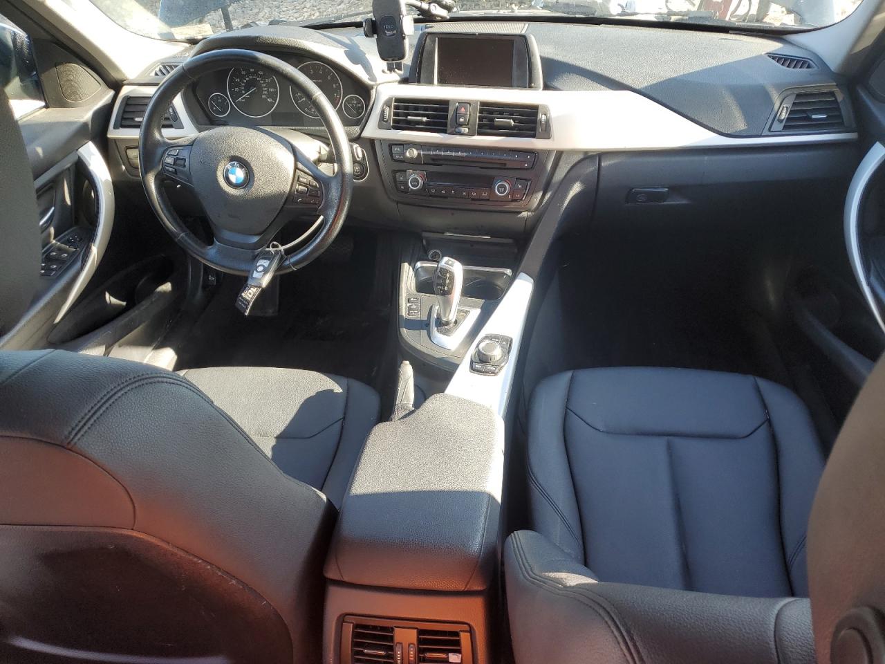 2014 BMW 320 I vin: WBA3B1G56ENN90291