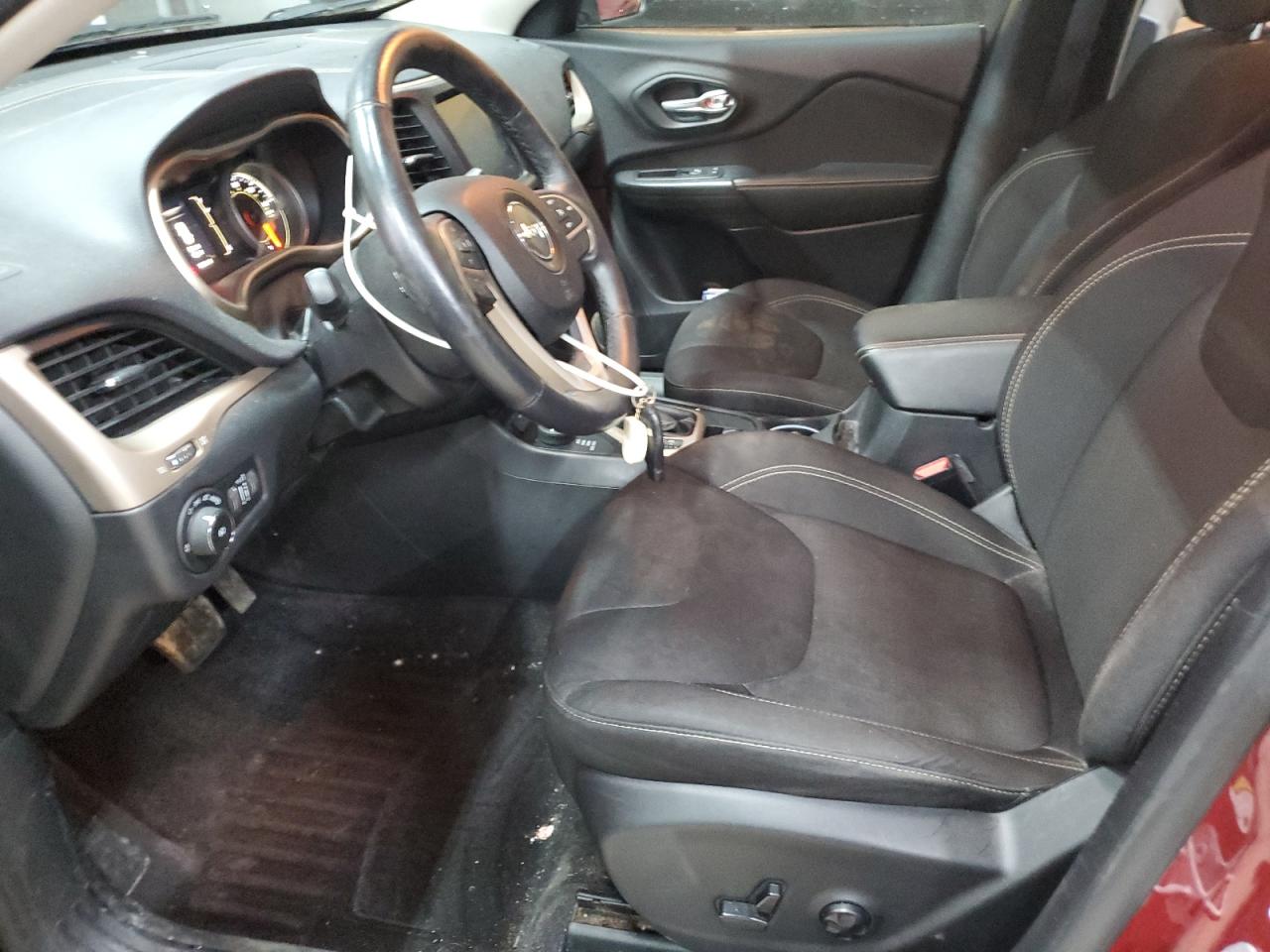 1C4PJMCSXGW211147 2016 Jeep Cherokee Latitude