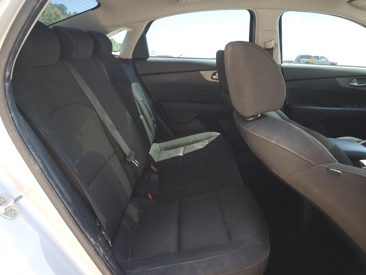 3KPF24AD5KE102692 2019 Kia Forte Fe