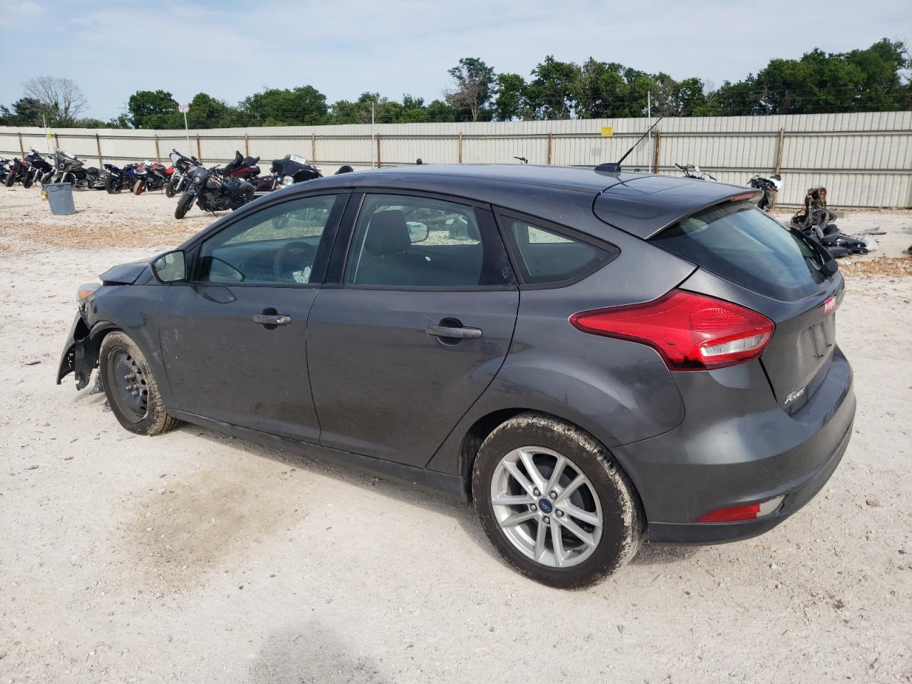 2018 Ford Focus Se vin: 1FADP3K26JL207768