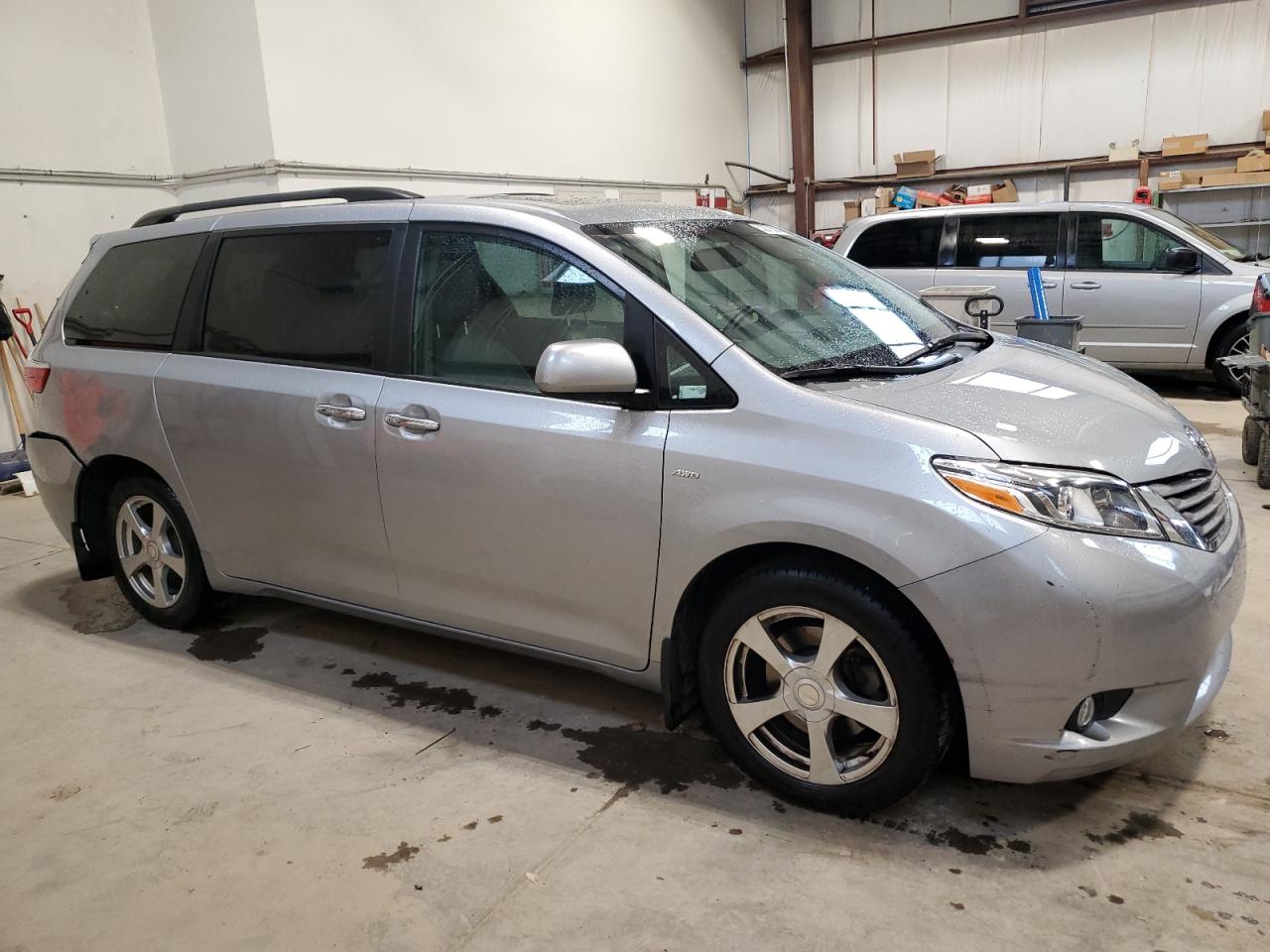 5TDDZ3DC2HS188350 2017 Toyota Sienna Xle