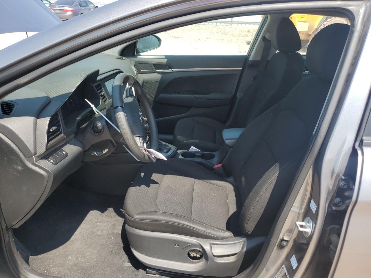 5NPD74LF6KH472570 2019 Hyundai Elantra Se