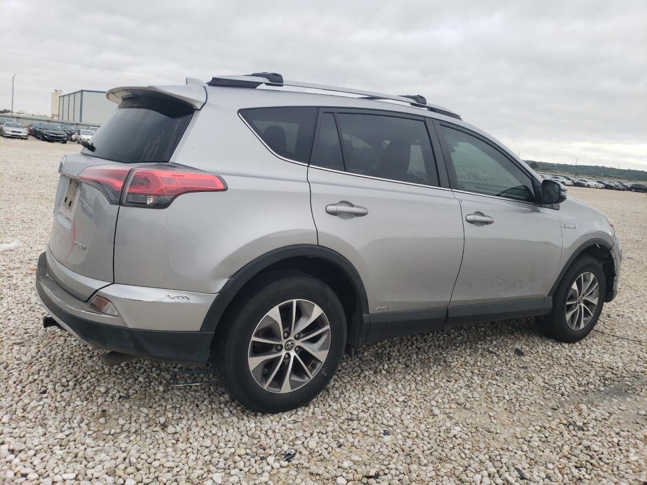 2018 Toyota Rav4 Hv Le vin: JTMRJREV7JD196753