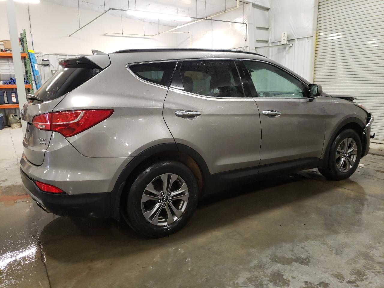 2016 Hyundai Santa Fe Sport vin: 5XYZUDLB5GG333489