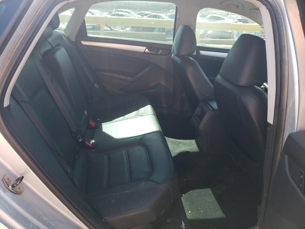 1VWBP7A36CC019125 2012 Volkswagen Passat Se