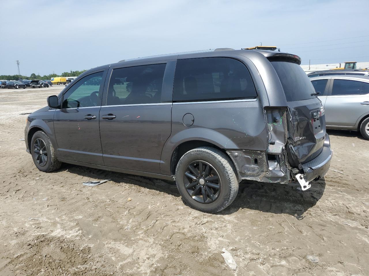 2C4RDGCG8JR214951 2018 Dodge Grand Caravan Sxt