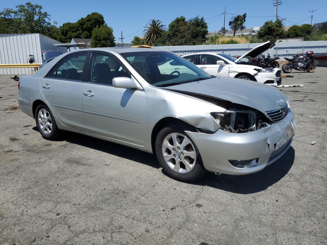 JTDBF30K160170628 2006 Toyota Camry Le