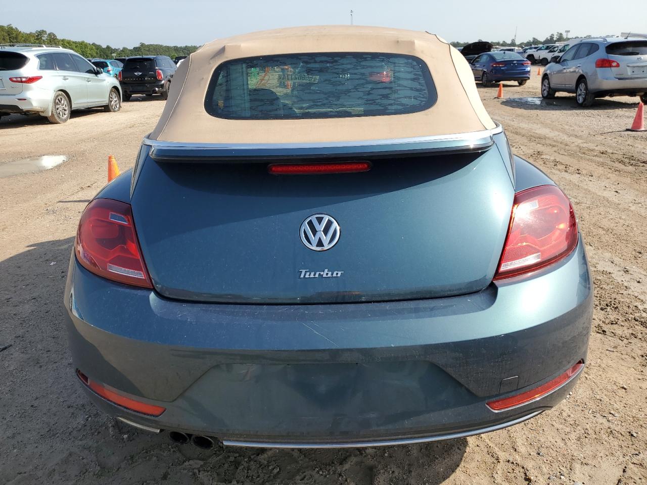 2018 Volkswagen Beetle S vin: 3VW5DAATXJM502664